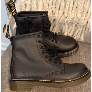 Doc Martens Delaney Youth US 1 Girls Black Leather Combat Boots Zip Ankle Dr
